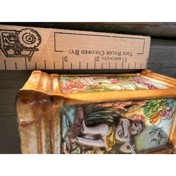 Vintage CAPODIMONTE Painted Italian Ceramic 5" Salt Shaker & Pepper Mill Cherubs - Picture 6 of 16